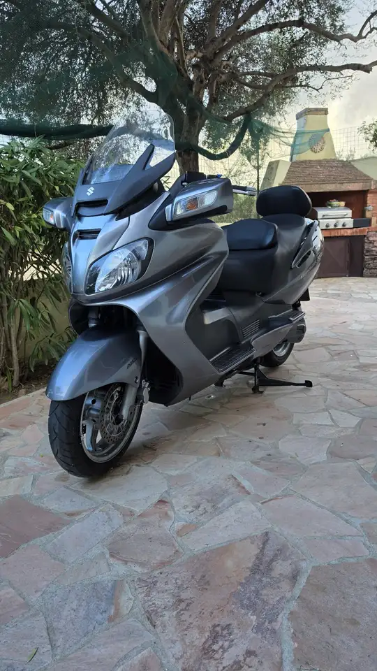 Suzuki Burgman 650