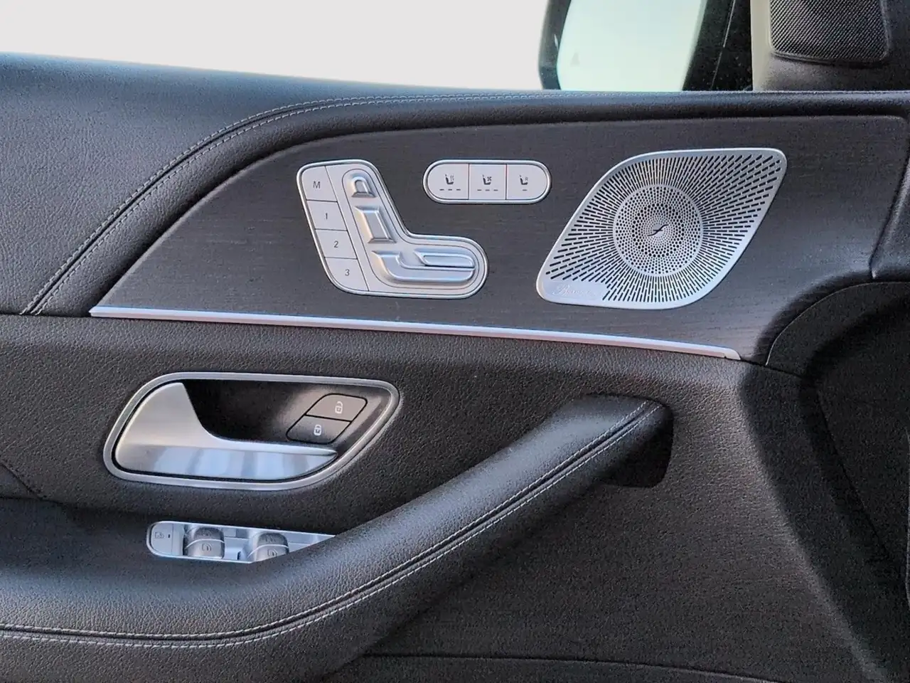 Mercedes-Benz GLE снимка Mercedes-Benz GLE