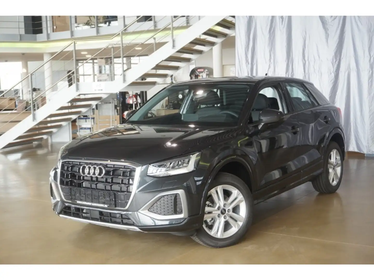 Audi Q2 advanced 30TFSI*LED Tempom el.Heckkl SHZ PDC Grey - 2