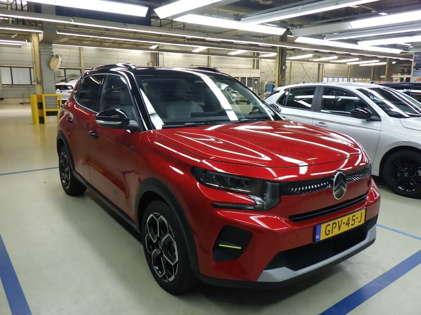 Citroen C3 Ë-C3 Max 113pk 44 kWh 3 Fase | Navigatie | Achteru Rood - 2