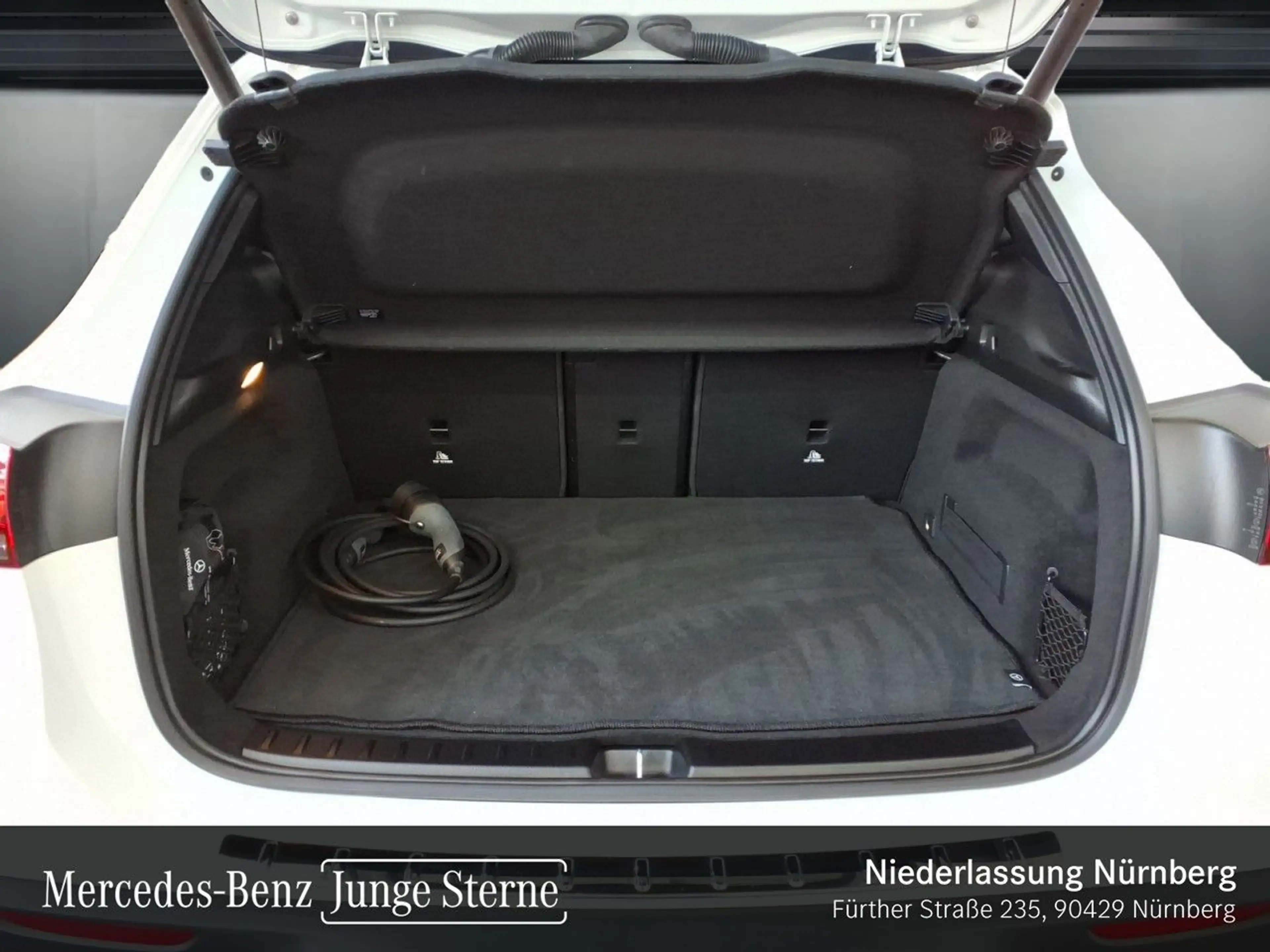 Mercedes-Benz EQA 300 4M PROG+NIGHT+PLUS-PAKET+AHK+KAMERA — photo 8