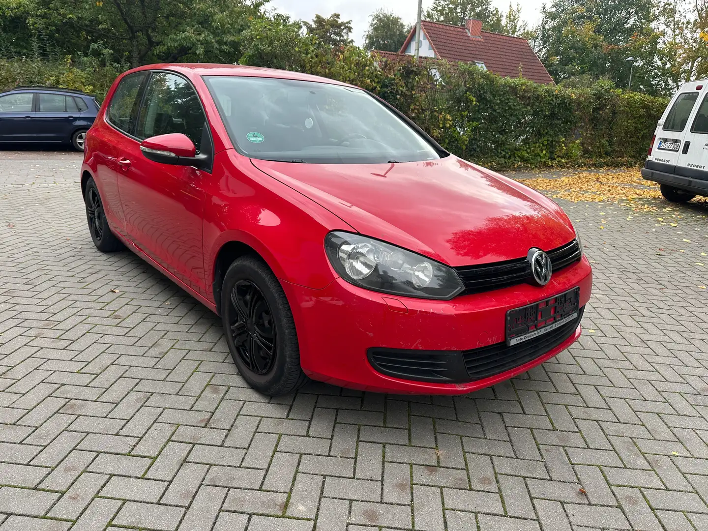 Volkswagen Golf Trendline / Tüv neu / Klima / SHZ / Euro 5 Rot - 2
