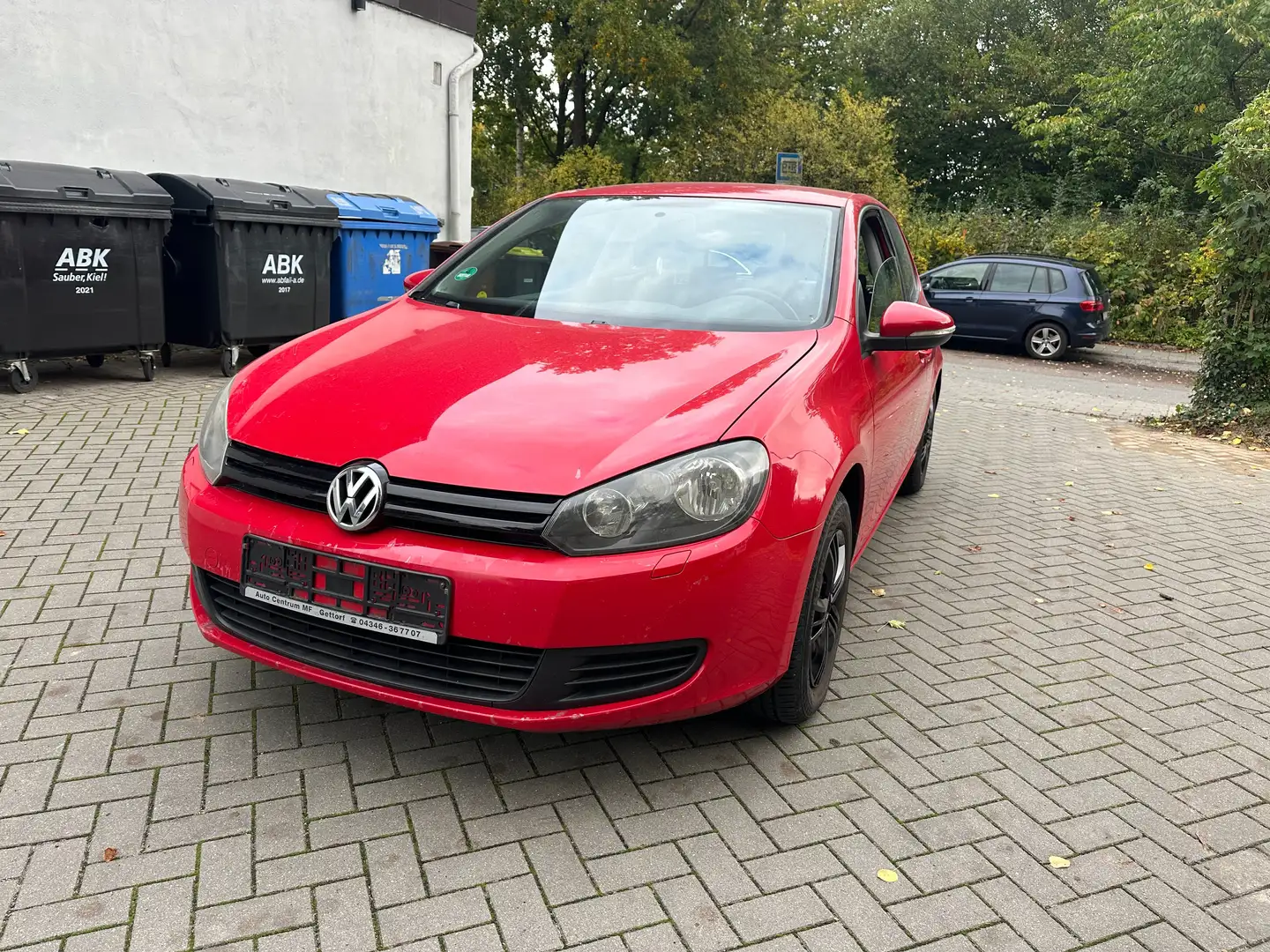 Volkswagen Golf Trendline / Tüv neu / Klima / SHZ / Euro 5 Rot - 1