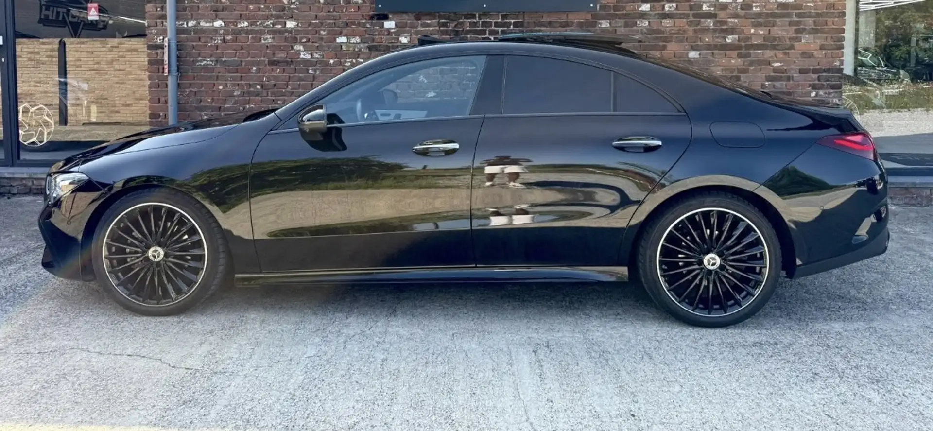 Mercedes-Benz CLA 180 AMG Line - 1