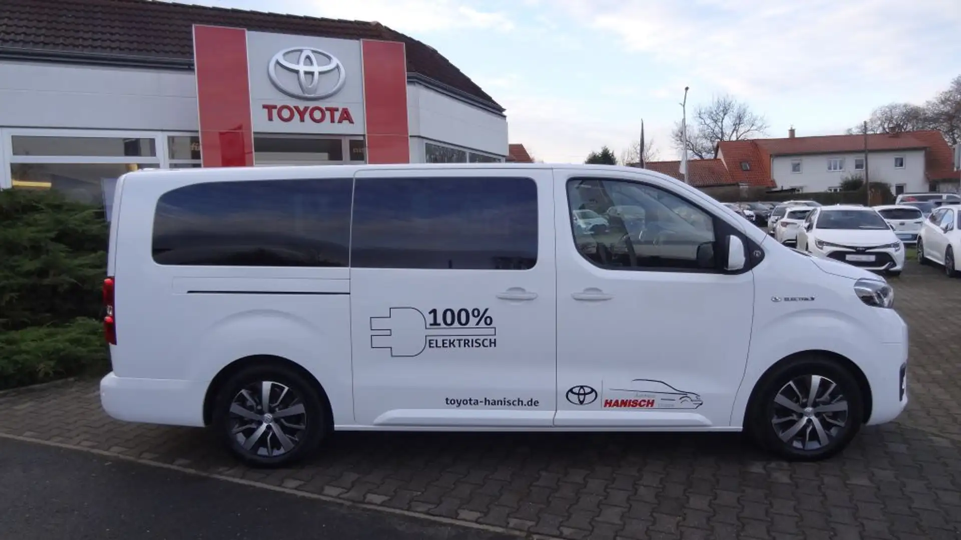 Toyota Proace Electric (75 kWh) L2 (8-Si.) Verso Team D Weiß - 2