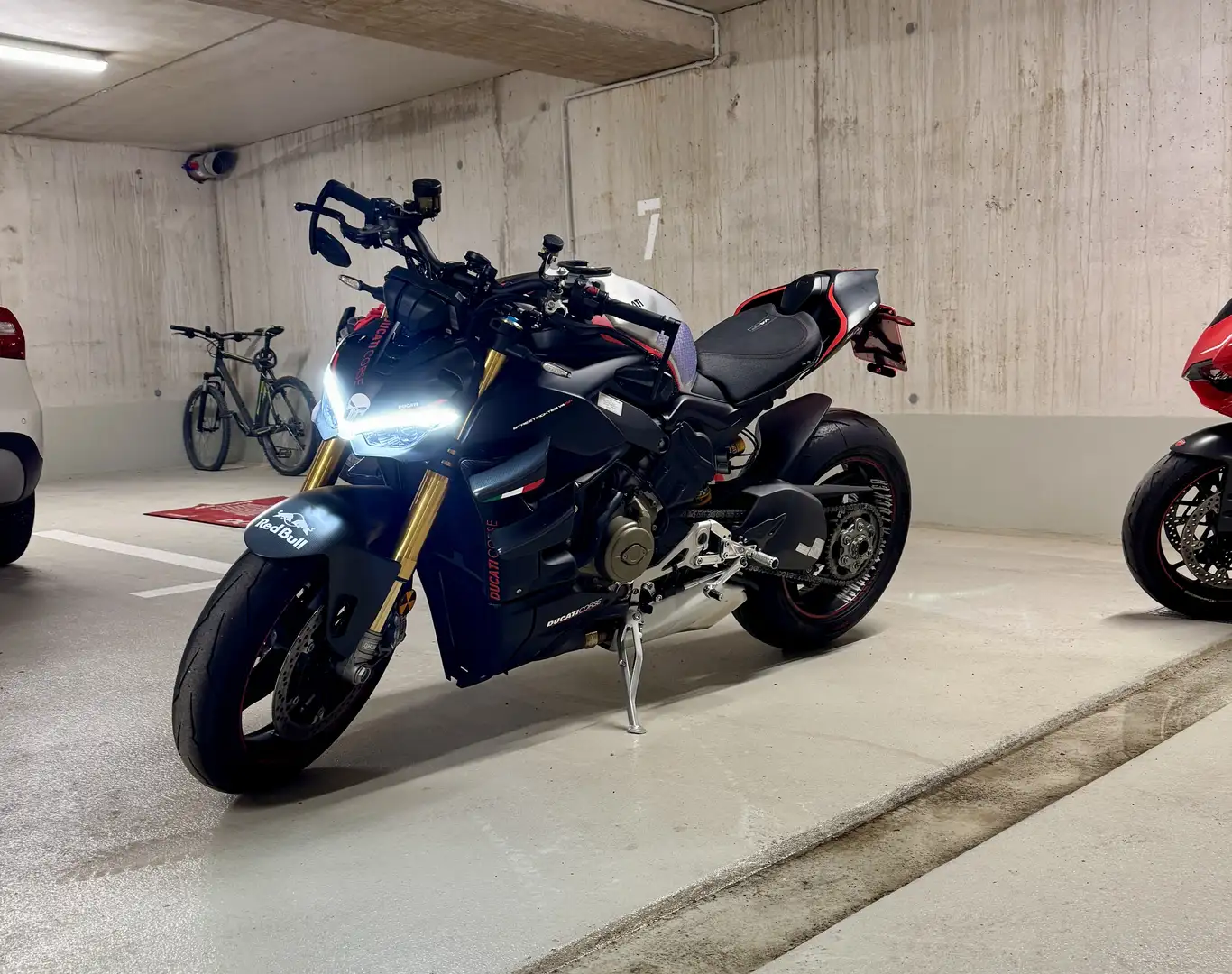 Ducati Streetfighter Schwarz - 1