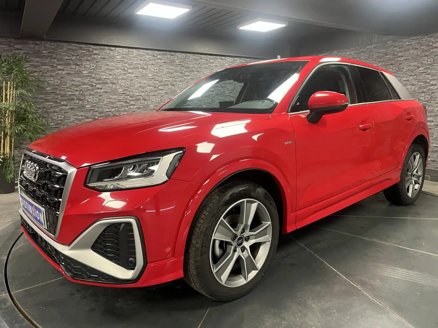 Audi Q2 2.0 30 TDI - 116 - S line Rouge - 1