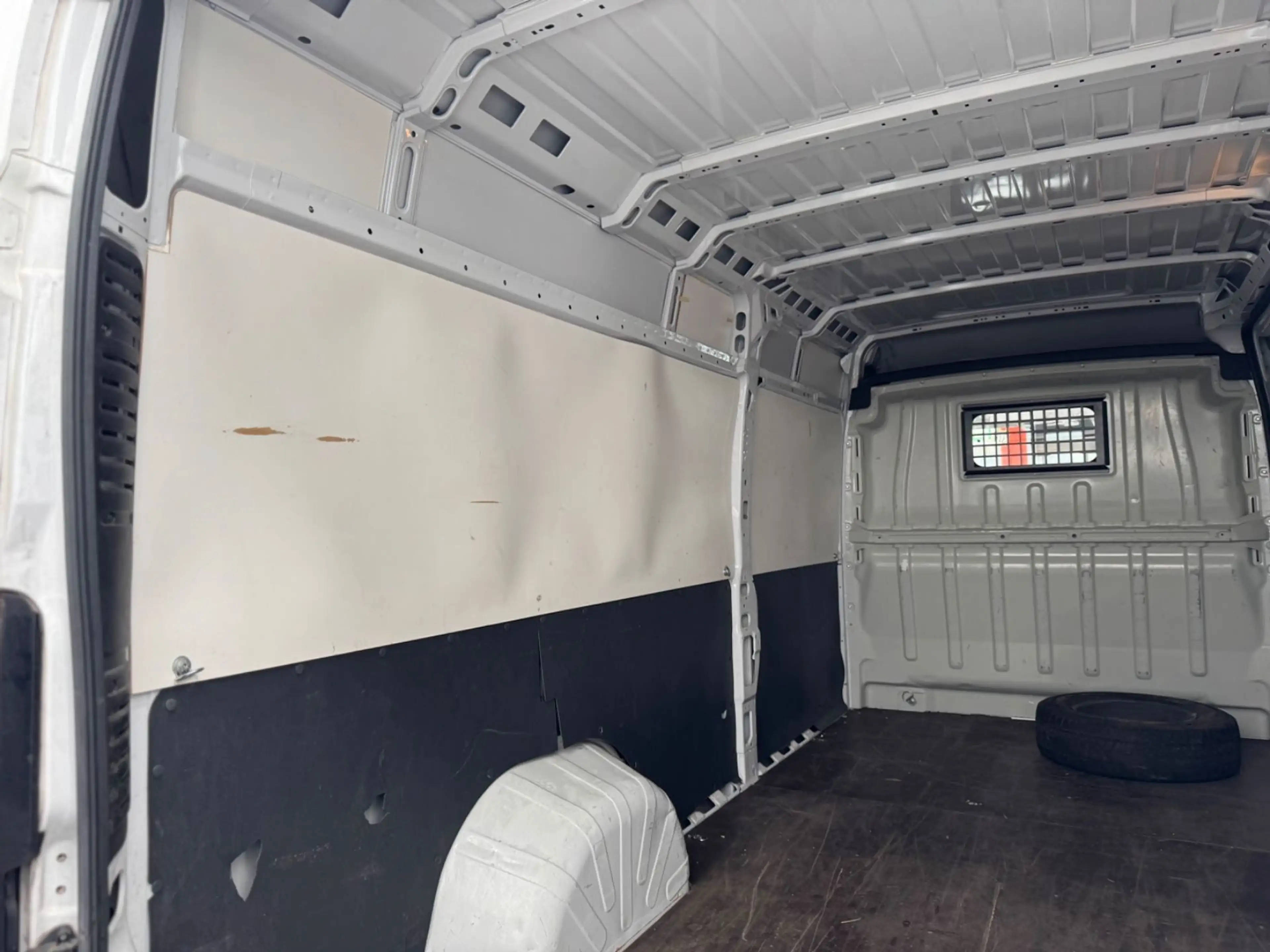 Peugeot Boxer Kasten Hochraum 435 L4H2 Pro BlueHDi 140 S — photo 13