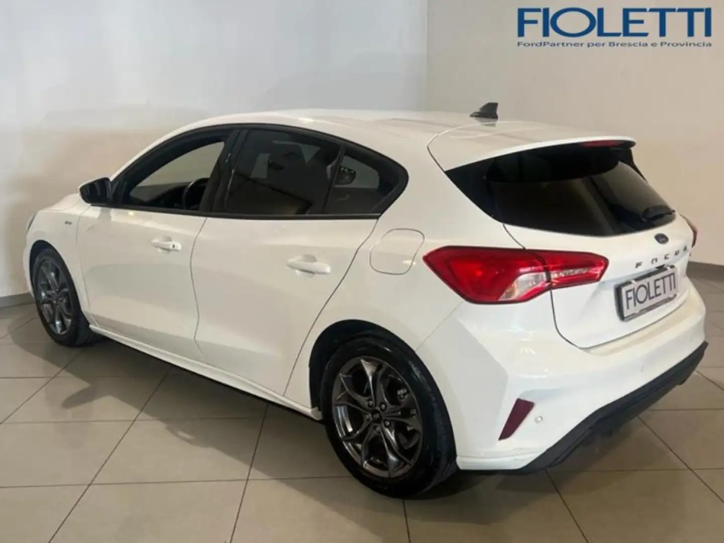 Ford Focus 4ª SERIE 1.0 ECOBOOST HYBRID 125 CV 5P. ST LINE Weiß - 2