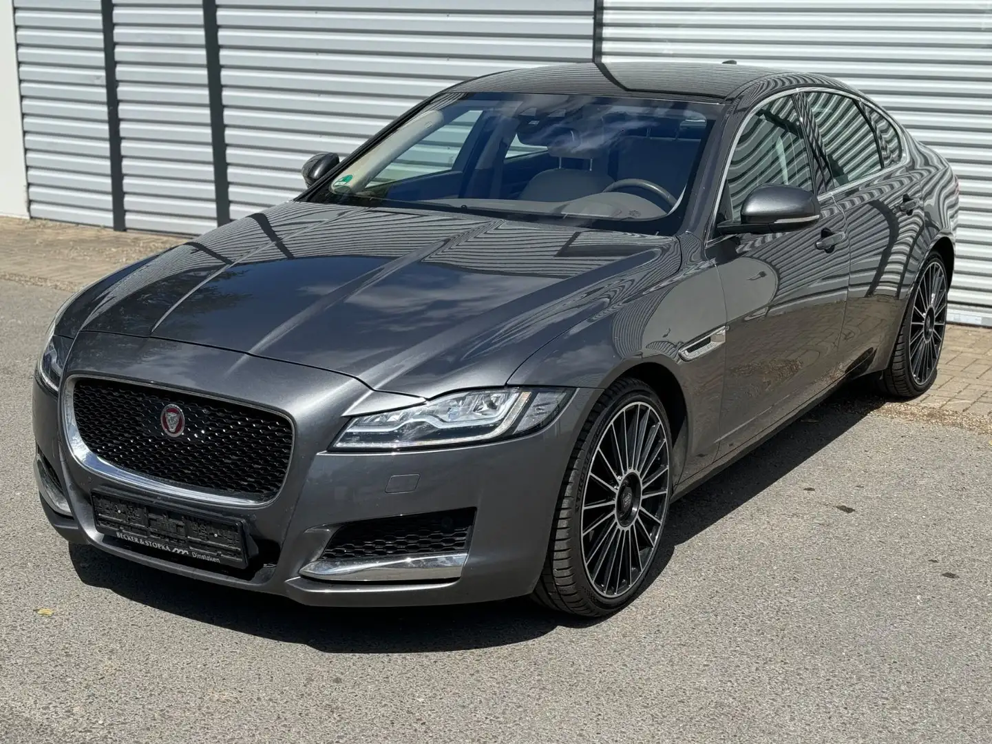 Jaguar XF 30d FACELIFT-Luxury-Meridian-Kamera-Vollleder Gris - 2