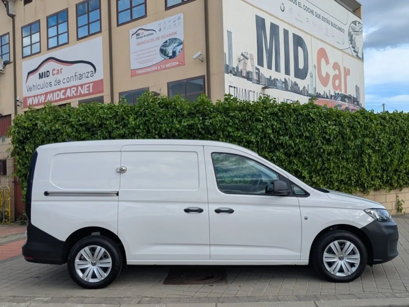 Volkswagen Caddy Furgón Maxi 2.0TDI 75kW Blanco - 2
