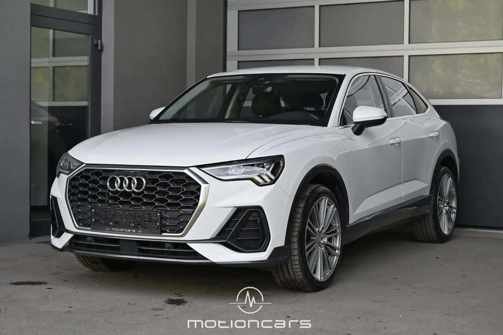 Audi Q3 Sportback 35 2.0 TDI Weiß - 2