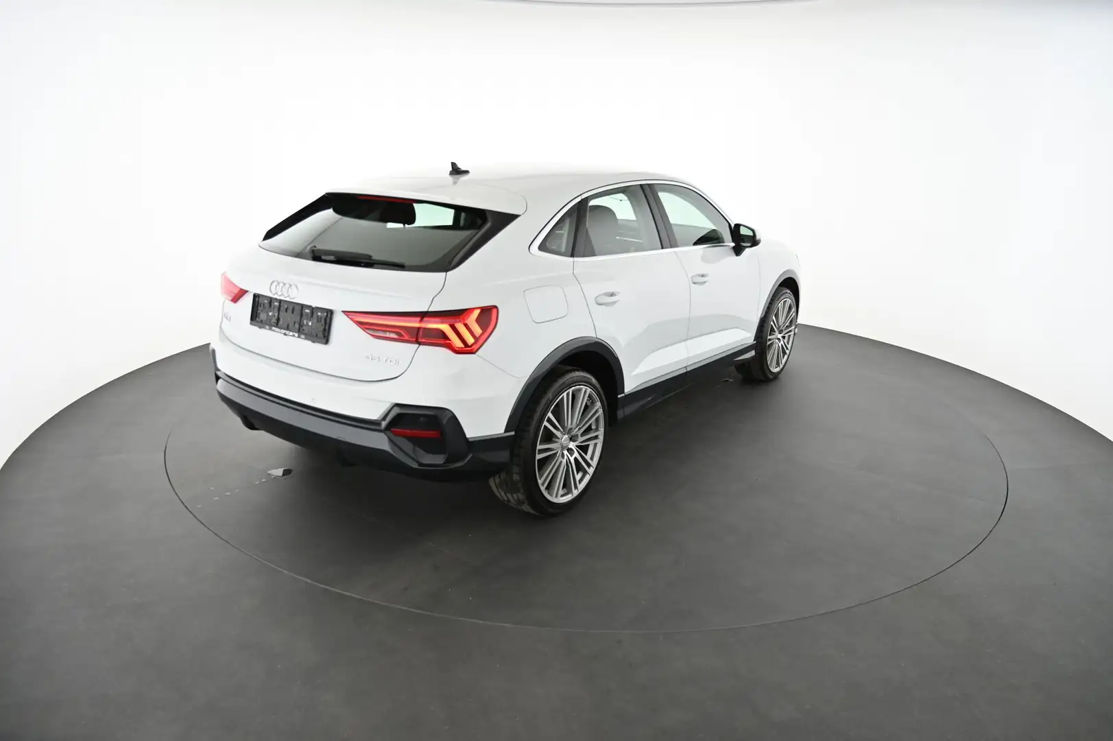 Audi Q3 Sportback 35 2.0 TDI Weiß - 2