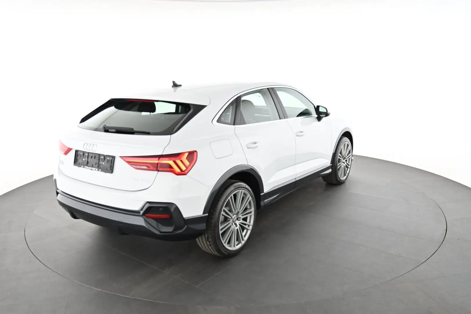 Audi Q3 Sportback 35 2.0 TDI Pickerl NEU Weiß - 2