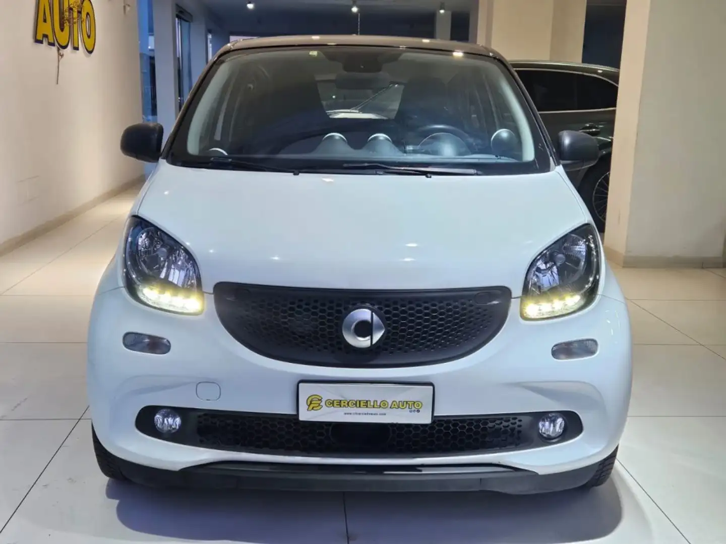 smart forFour 70 1.0 Youngster tua da €129,00 mensili Bianco - 2