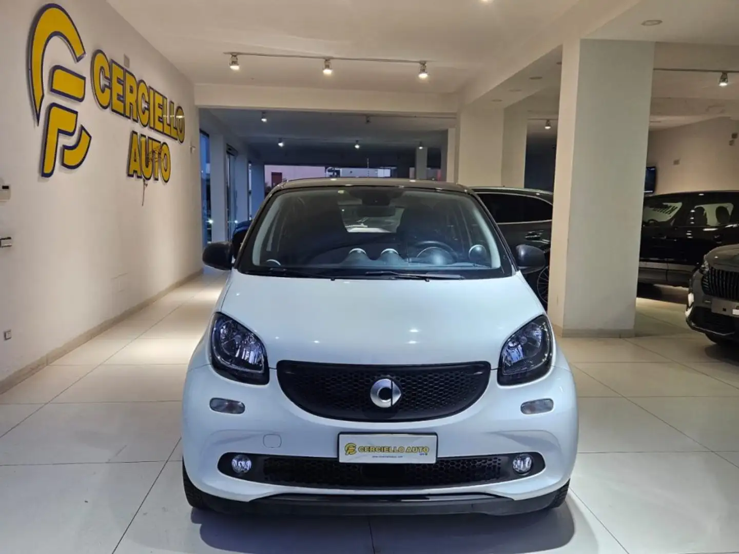 smart forFour 70 1.0 Youngster tua da €129,00 mensili Bianco - 1