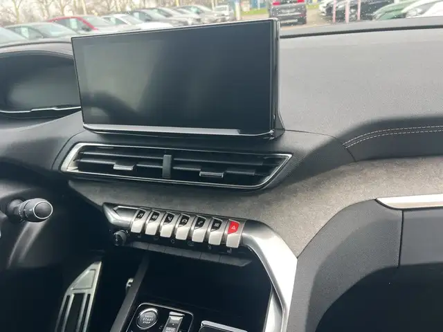 Peugeot 3008 view 12