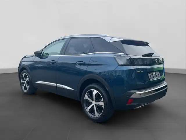 Peugeot 3008 view 3