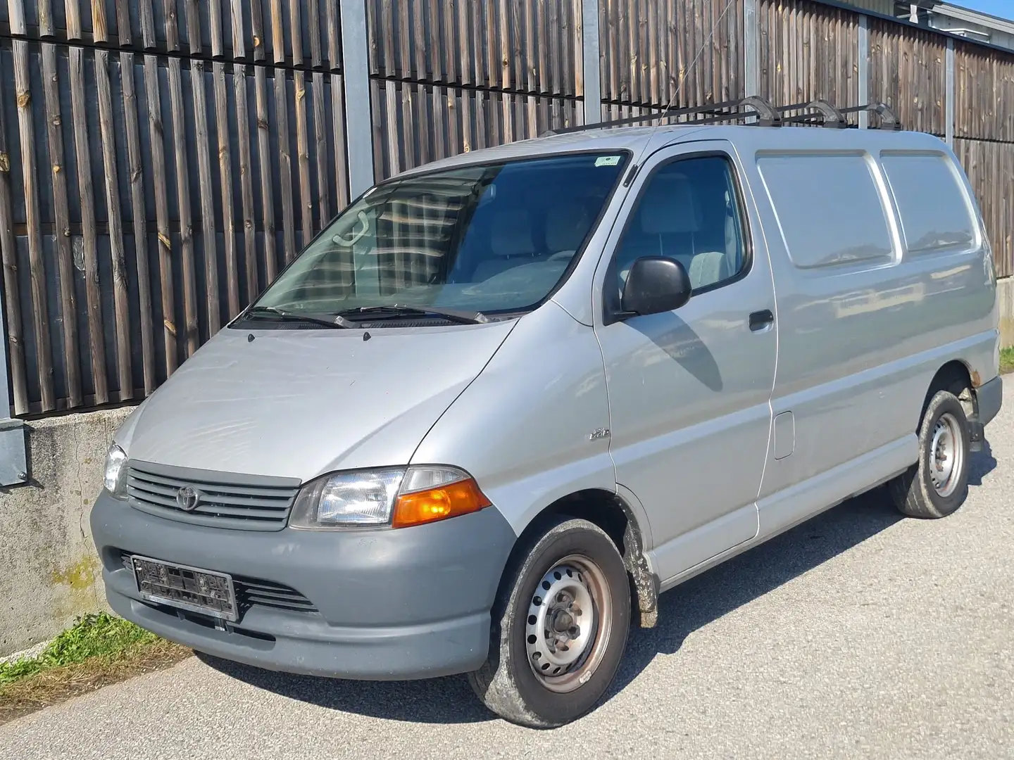 Toyota Hi Ace Kasten kurz 2,5 *KLIMA*SCHIEBETÜR* Gris - 2
