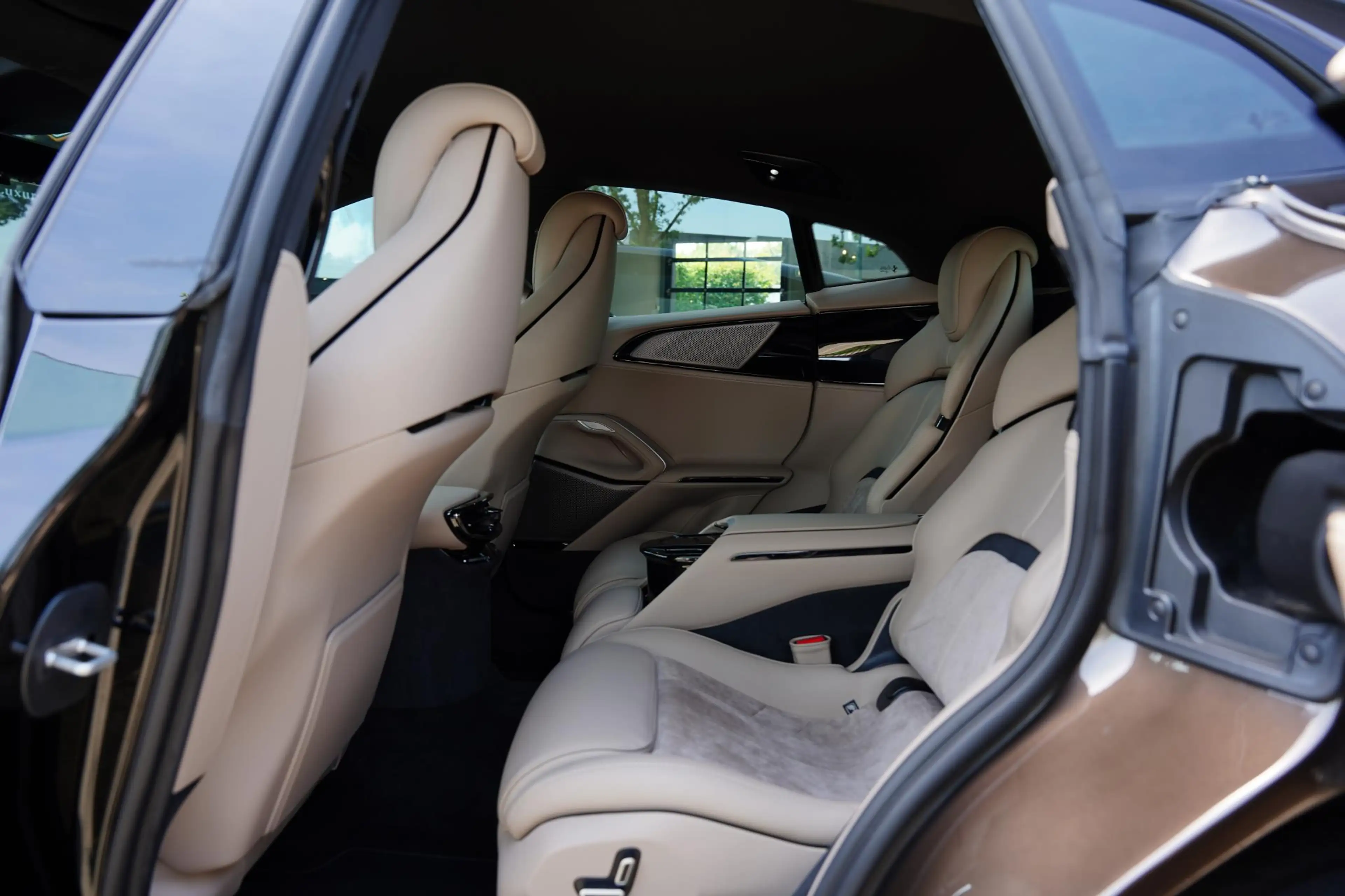 Ferrari Purosangue 6.5 V12 / NL-AUTO / BTW / Carbon / Massage / 8 D.K — photo 8