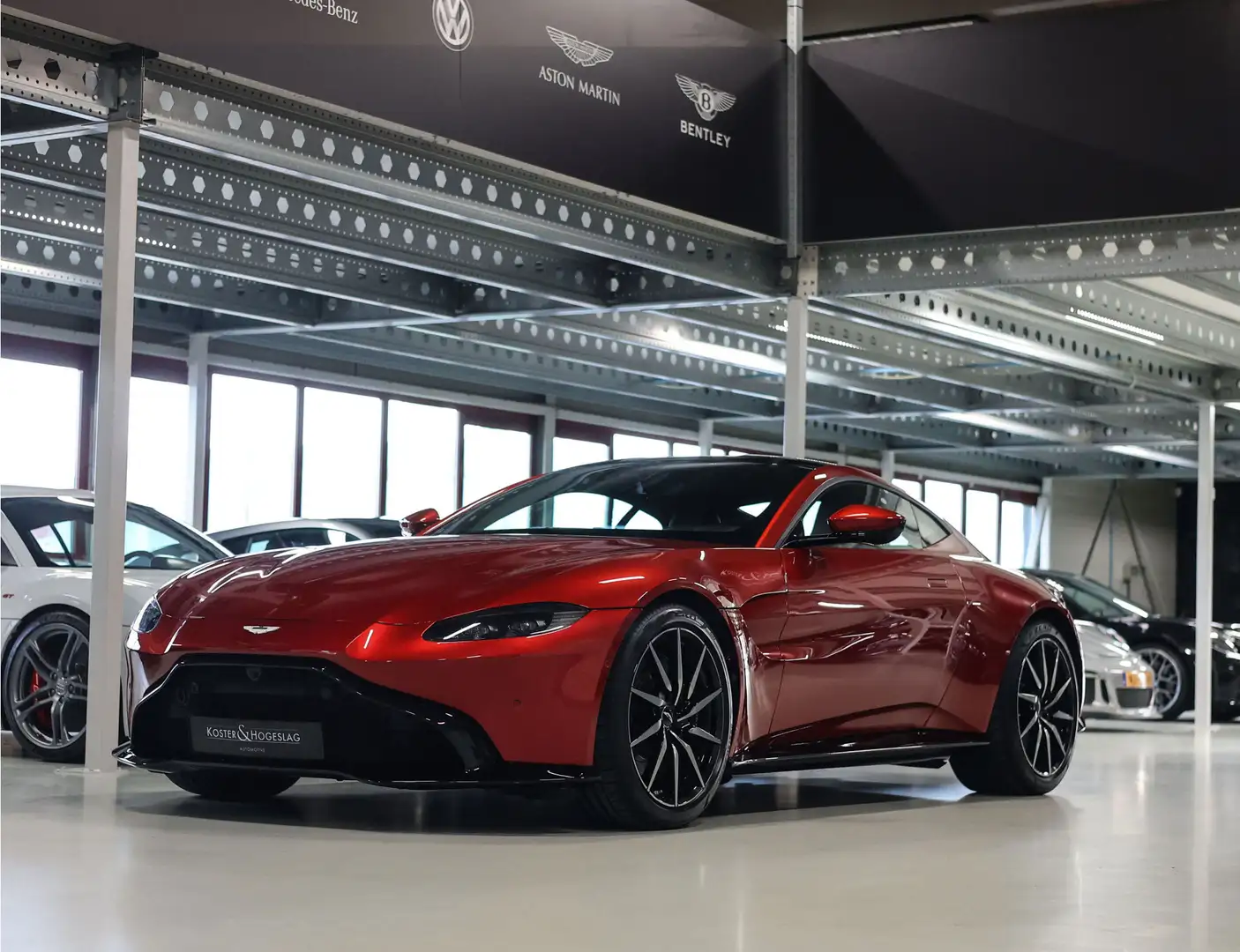 Aston Martin Vantage 4.0 V8 *AML Hyper Red*Historie* Rouge - 1