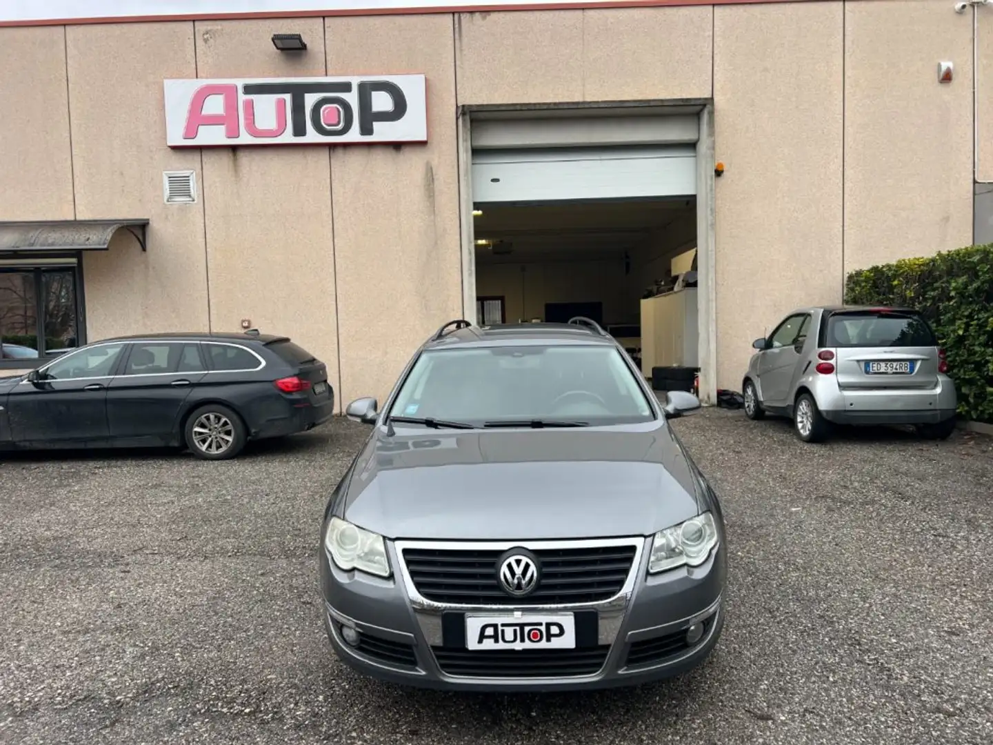 Volkswagen Passat 2.0 TDI DPF Var. Highline Grijs - 2