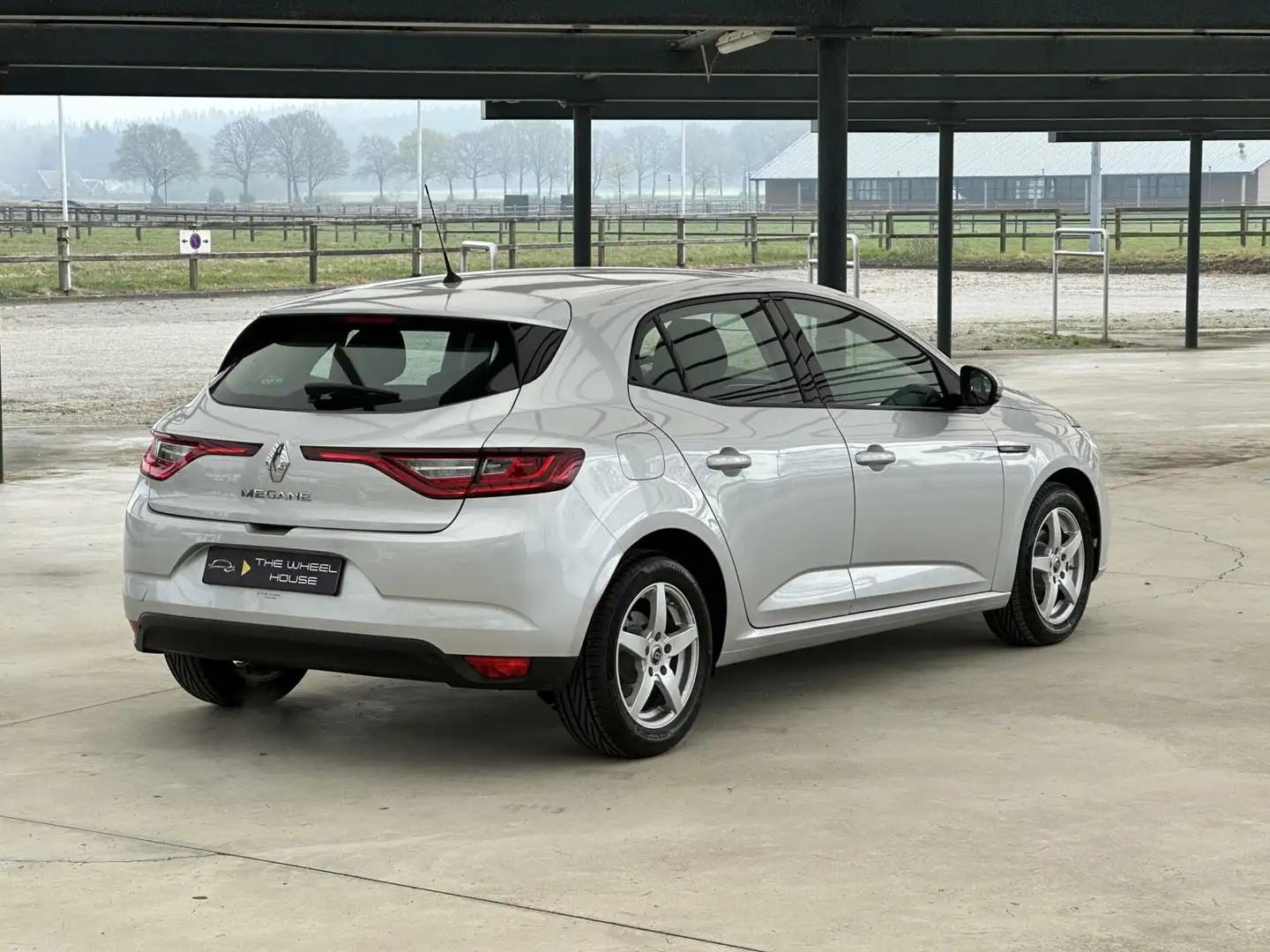 Renault Megane 1.2 TCe Zen CRUISE/DAB/NAVI/CLIMA/PDC Zilver - 2