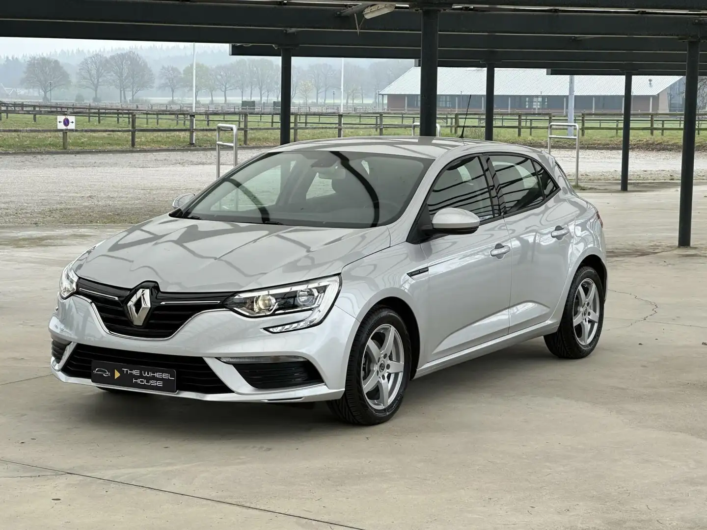 Renault Megane 1.2 TCe Zen CRUISE/DAB/NAVI/CLIMA/PDC Zilver - 1
