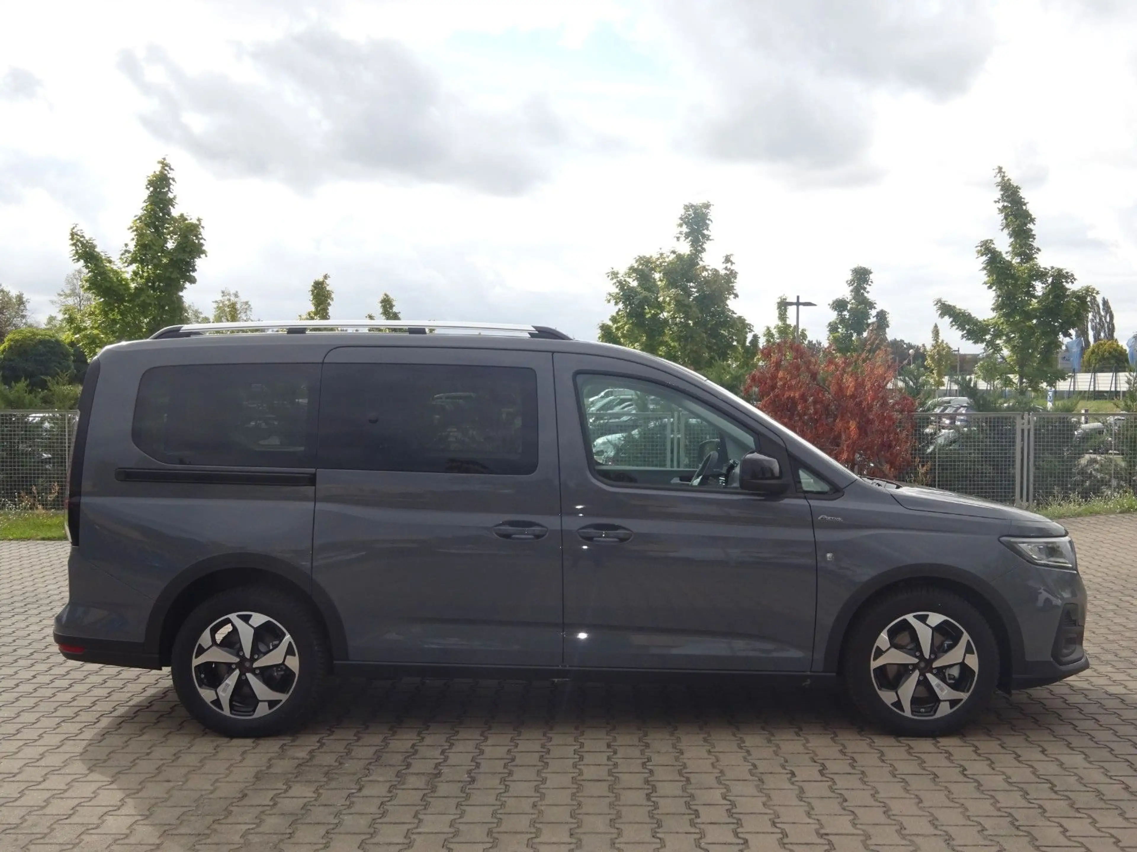 Ford Grand Tourneo Connect L2 Active 4x4 5Sitz Navi — photo 10