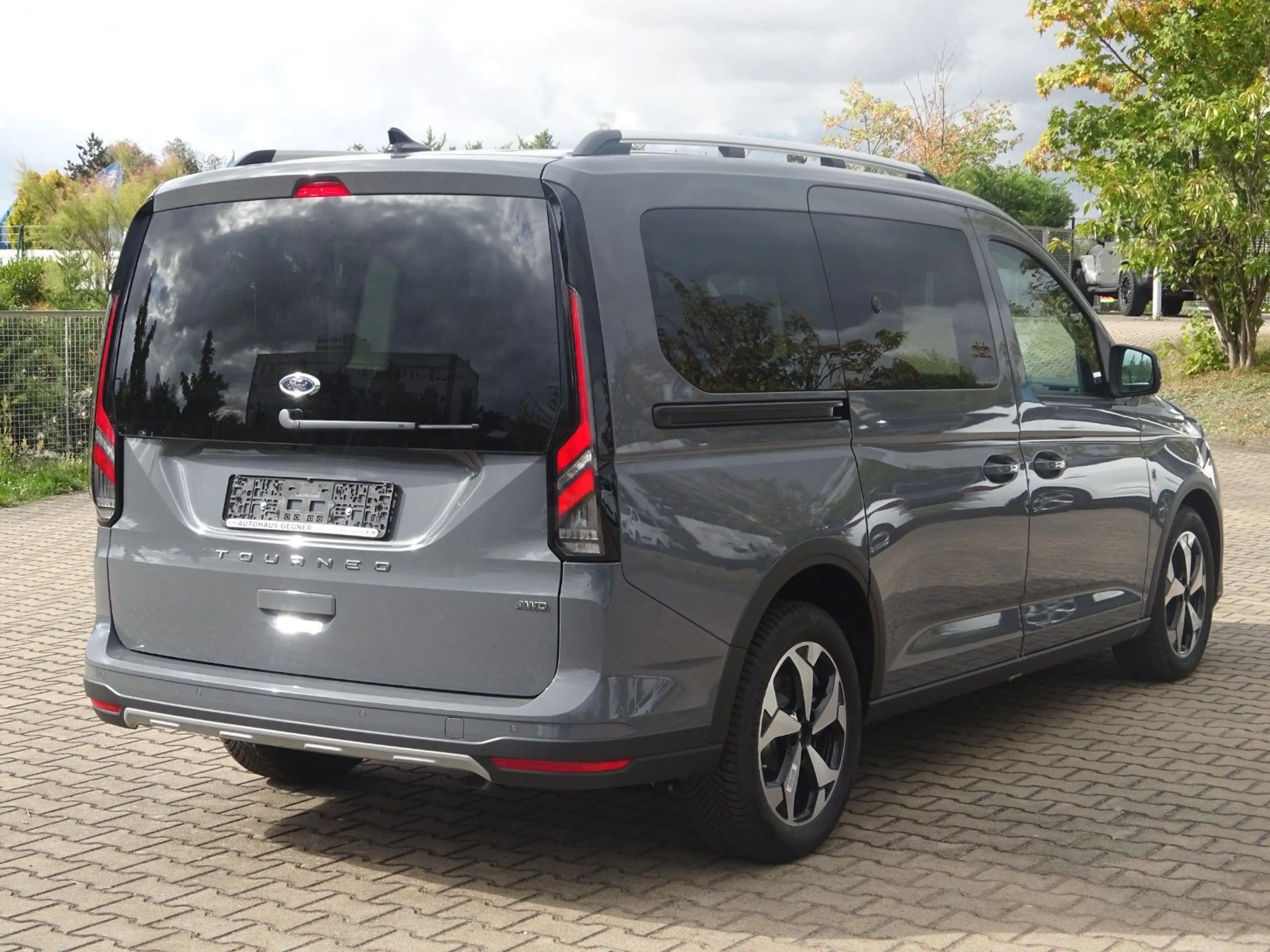 Ford Grand Tourneo Connect L2 Active 4x4 5Sitz Navi — photo 9