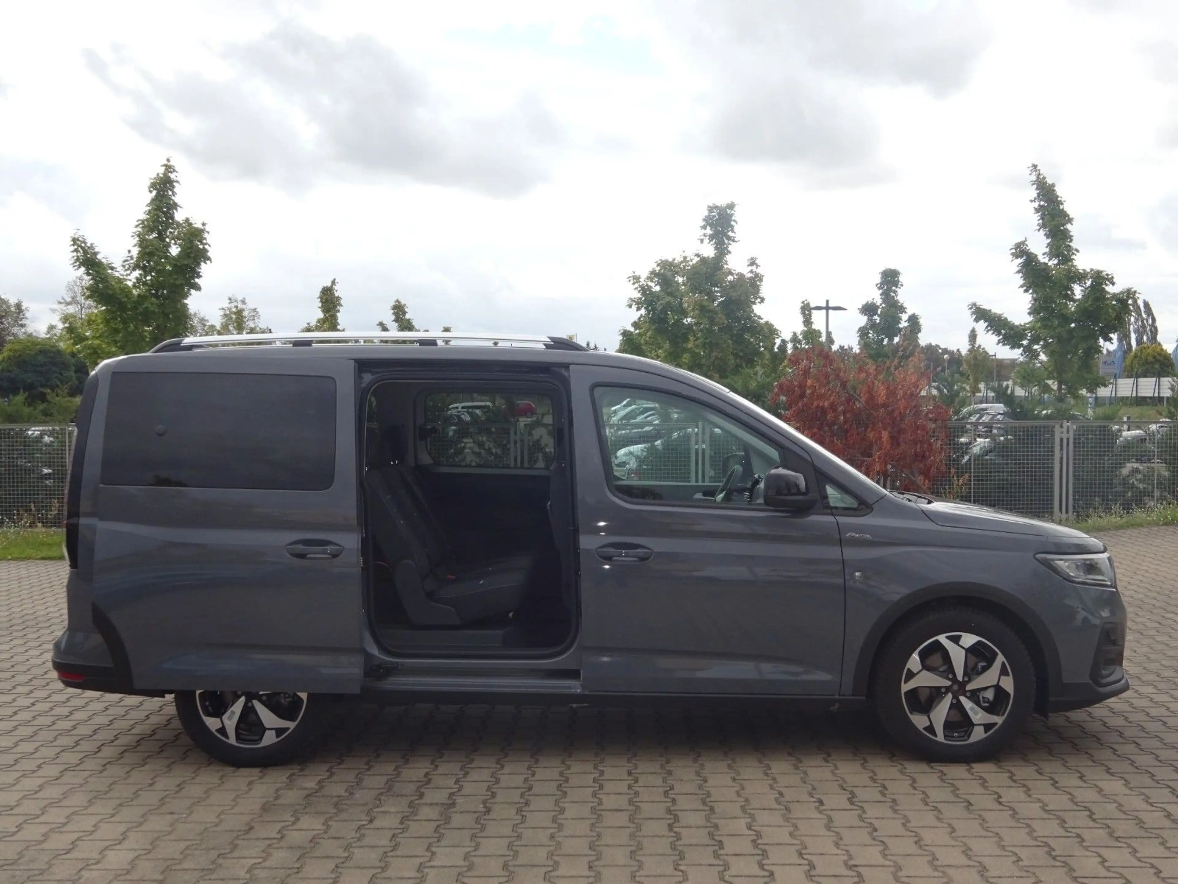 Ford Grand Tourneo Connect L2 Active 4x4 5Sitz Navi — photo 11