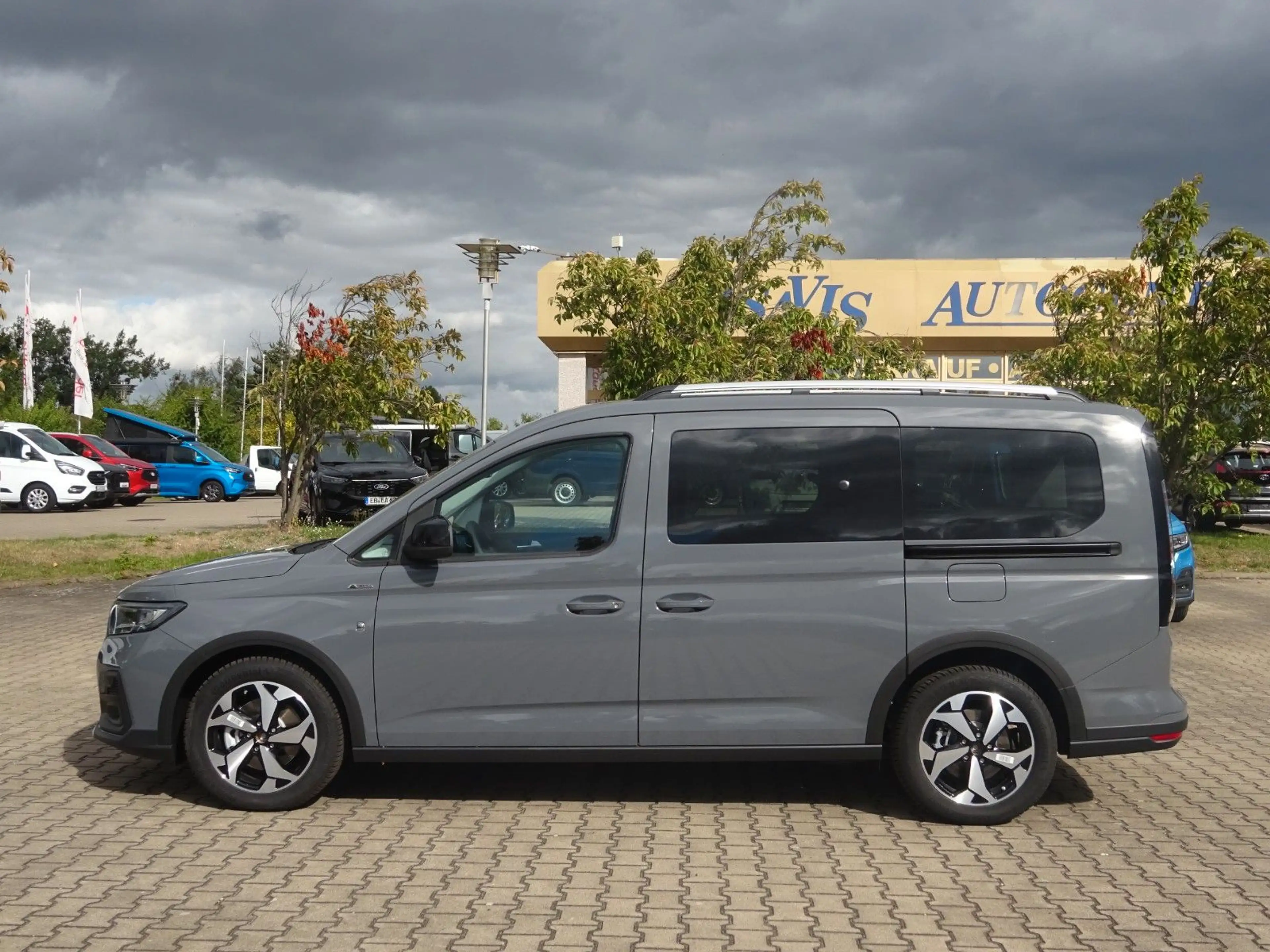 Ford Grand Tourneo Connect L2 Active 4x4 5Sitz Navi — photo 2