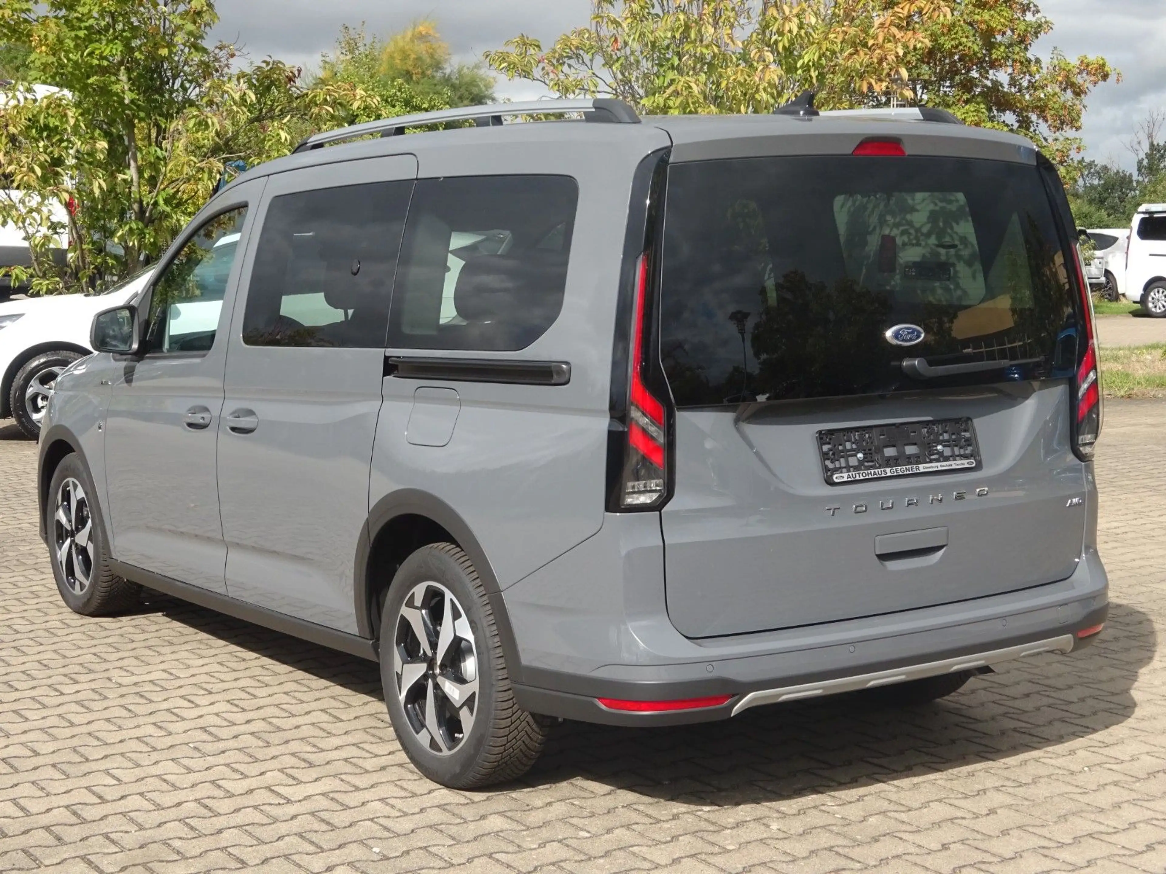 Ford Grand Tourneo Connect L2 Active 4x4 5Sitz Navi — photo 4