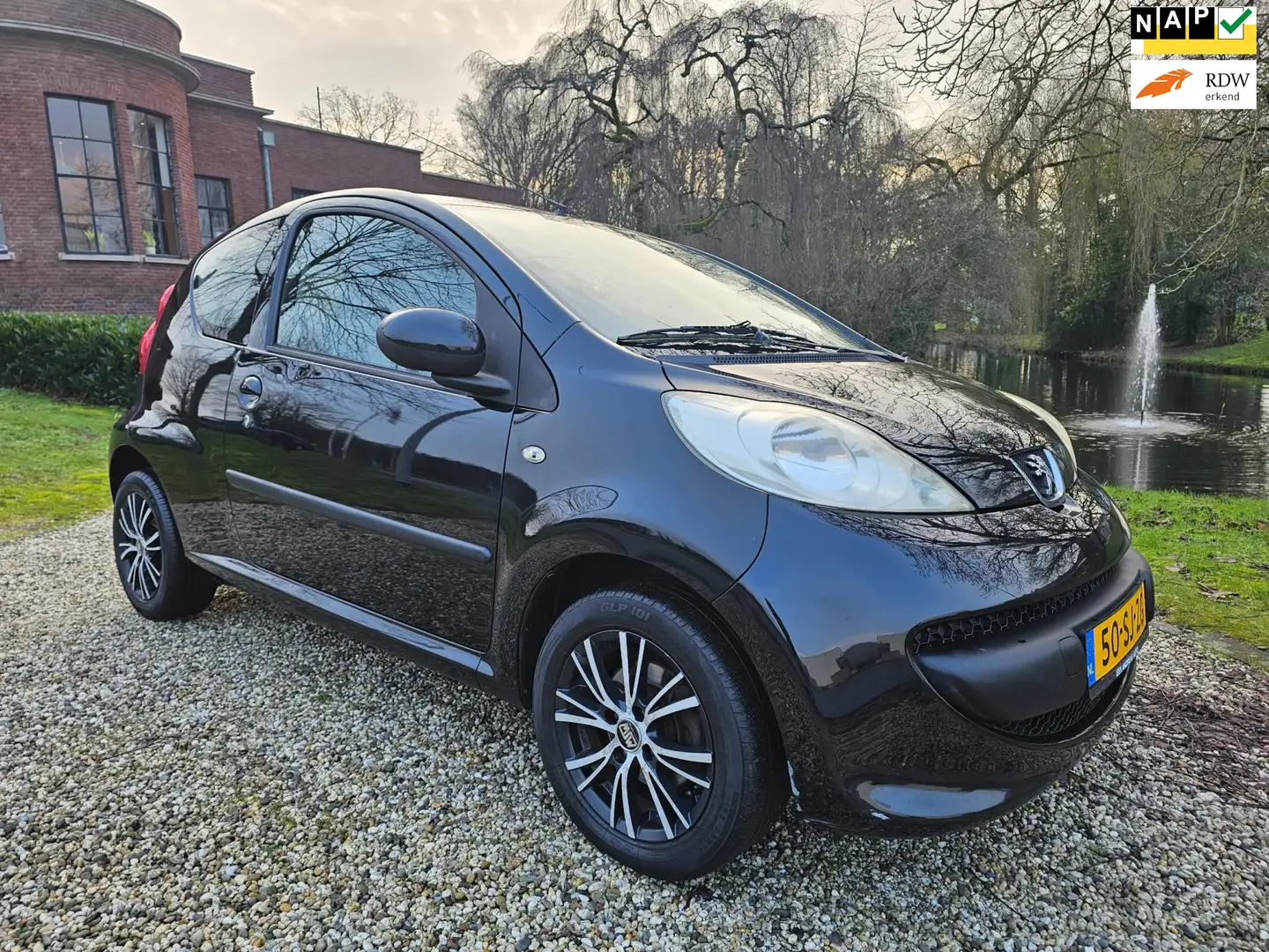Peugeot 107 1.0-12V XS *apk:03-2026* Schwarz - 1
