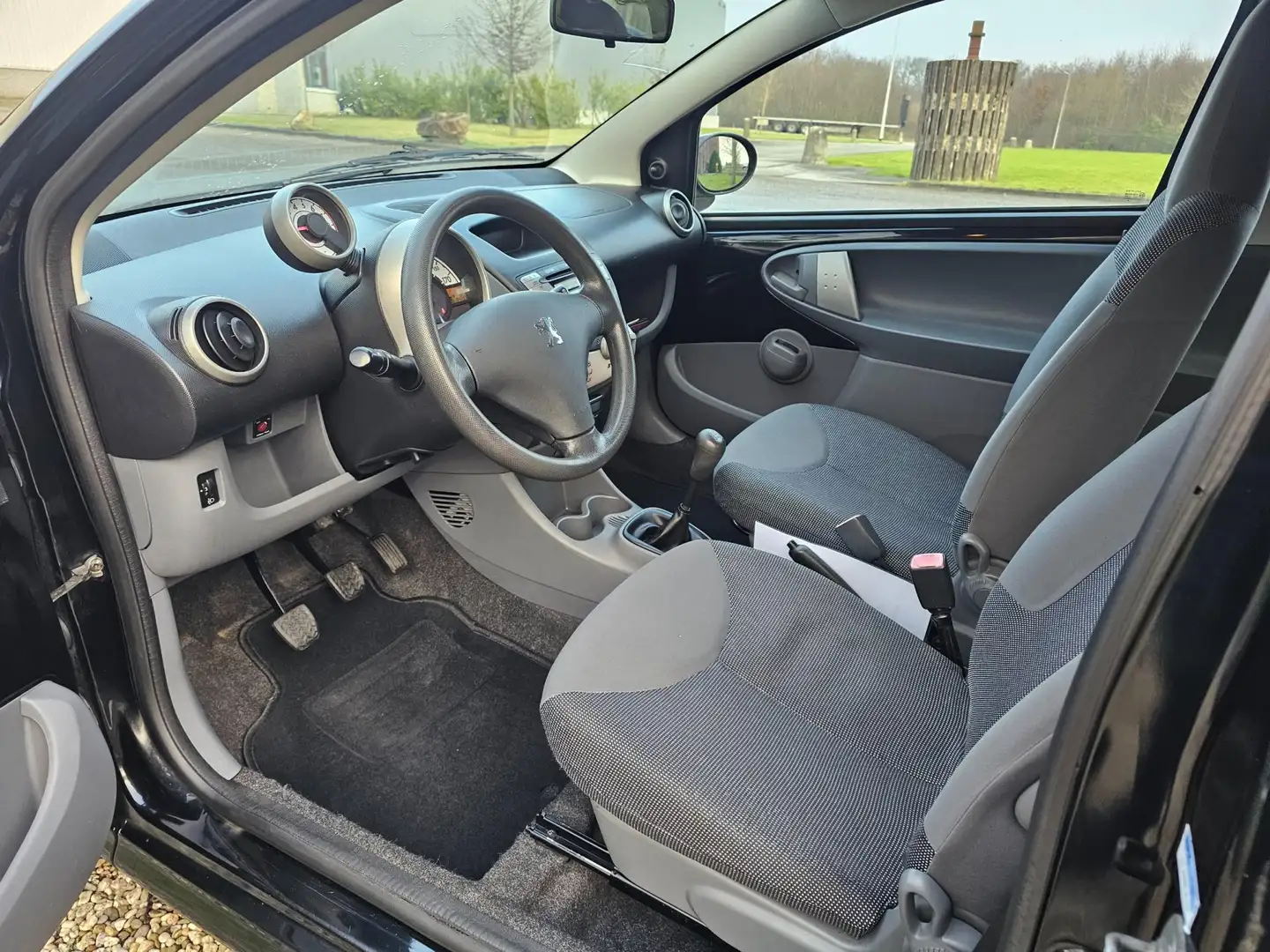 Peugeot 107 1.0-12V XS *apk:03-2026* Schwarz - 2
