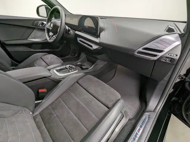 BMW 1 Series view 8