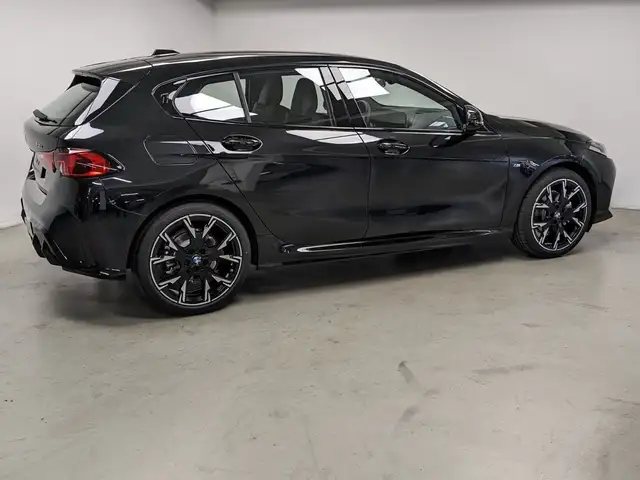BMW 1 Series view 10