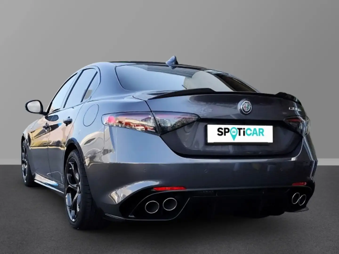 Alfa Romeo Giulia Quadrifoglio 2.9 V6 Bi-Turbo 520PS AT8 SHZ Navi Grau - 2
