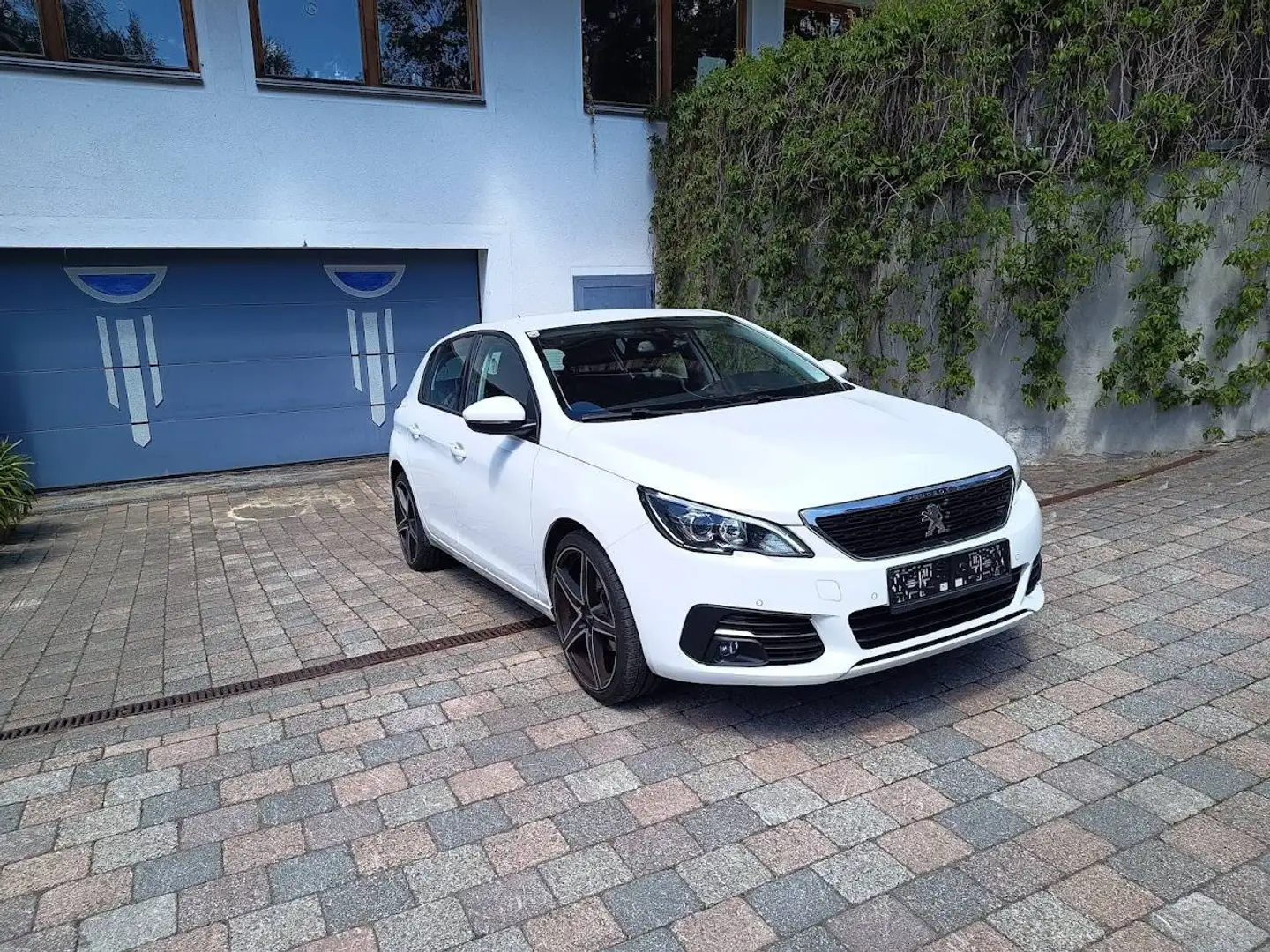Peugeot 308 308 1,5 BlueHDI 130 Allure S Weiß - 2