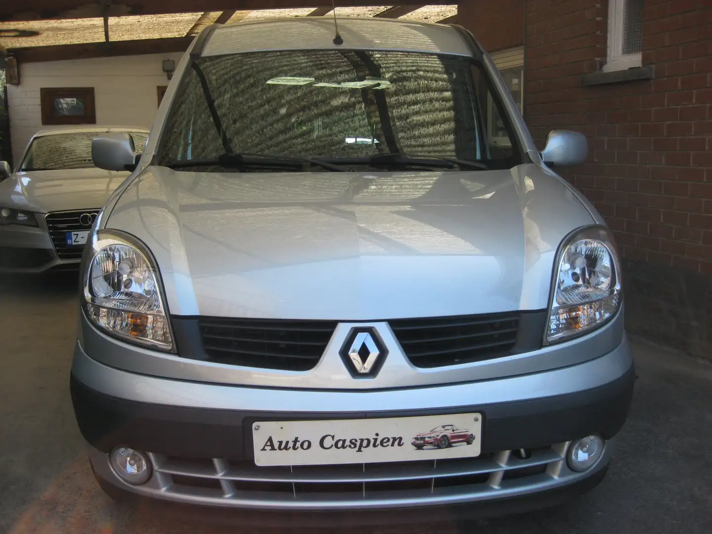 Renault Kangoo 1.2i essence Clim 87000 km t ok garantie Grijs - 1