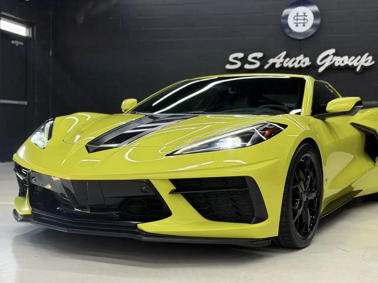 Chevrolet Corvette снимка Chevrolet Corvette