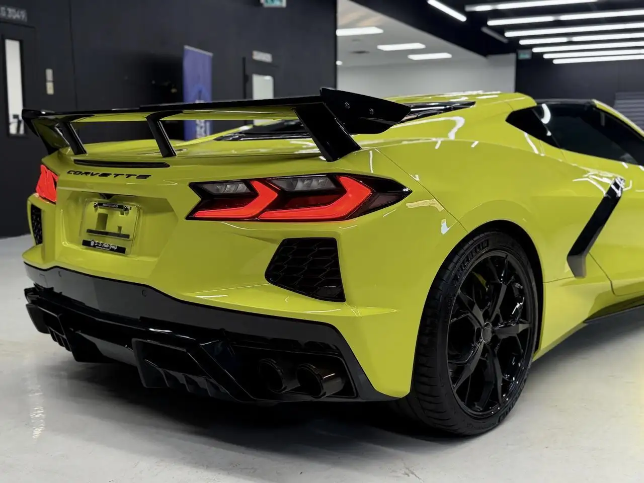 Chevrolet Corvette снимка Chevrolet Corvette