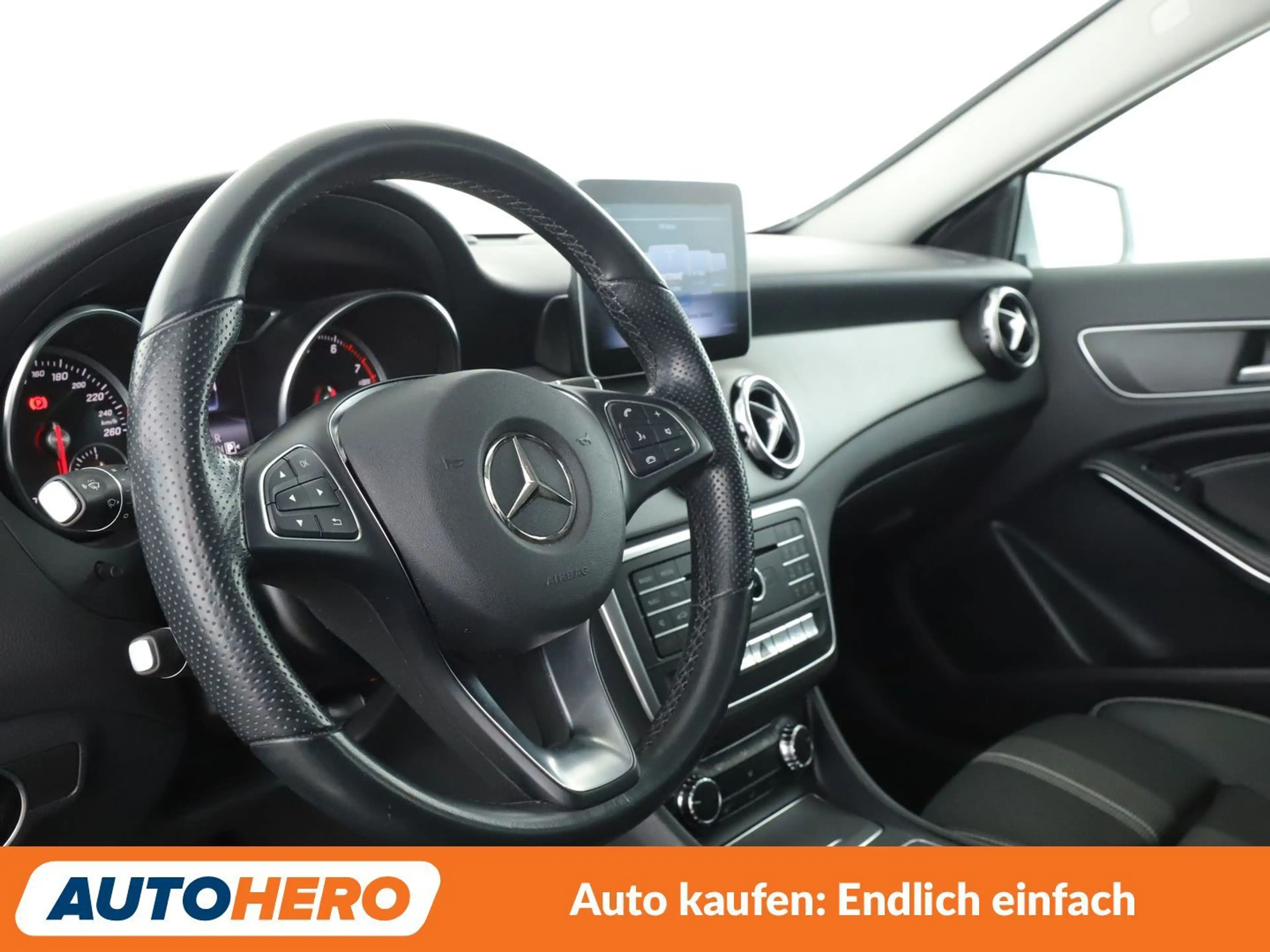 Mercedes-Benz GLA 180 Urban Aut.*LED*NAVI*TEMPO*CAM*PDC*SHZ*KLIMA* — photo 11