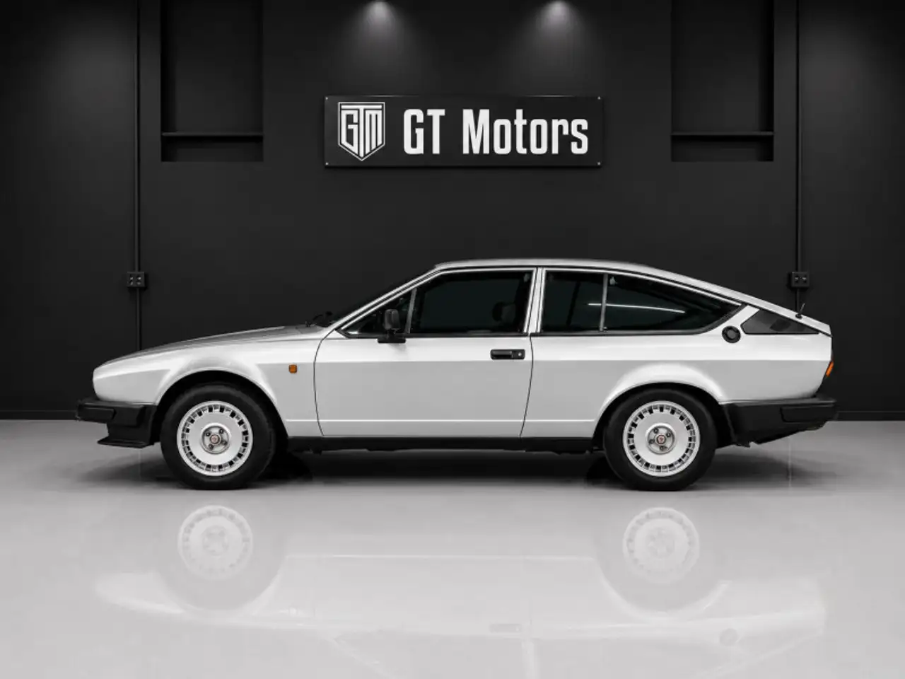 Alfa Romeo Alfetta GTV 2.0 ENTIEREMENT RESTAUREE, foto 2