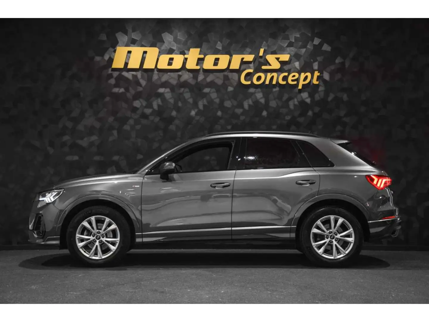 Audi Q3 35 TFSI Gris - 2