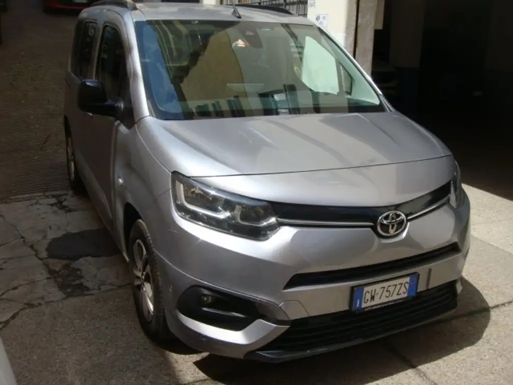 Toyota Proace City 2025 из Европы — купить под ключ