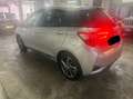 Toyota Yaris Yaris III 2017 5p 1.5h Trend Grey Edition my18 Plateado - thumbnail 4