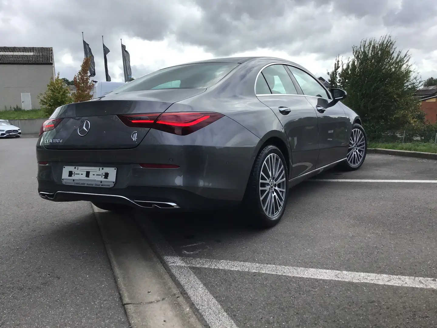 Mercedes-Benz CLA 180 Coupé Diesel Luxury Line Grijs - 2