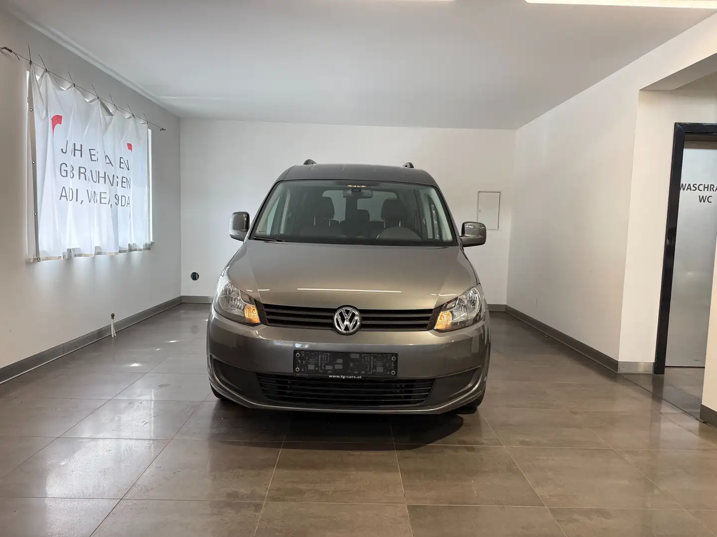 Volkswagen Caddy 1,6 TDI Kombi Family AHK KLIMA APS Grau - 1