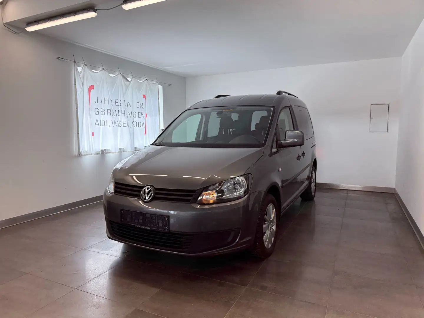 Volkswagen Caddy 1,6 TDI Kombi Family AHK KLIMA APS Grau - 2